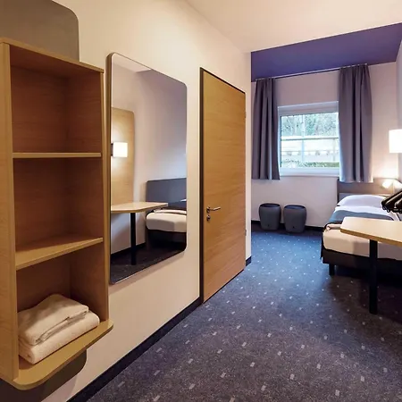 B&B Hotel Stuttgart-Neckarhafen-2